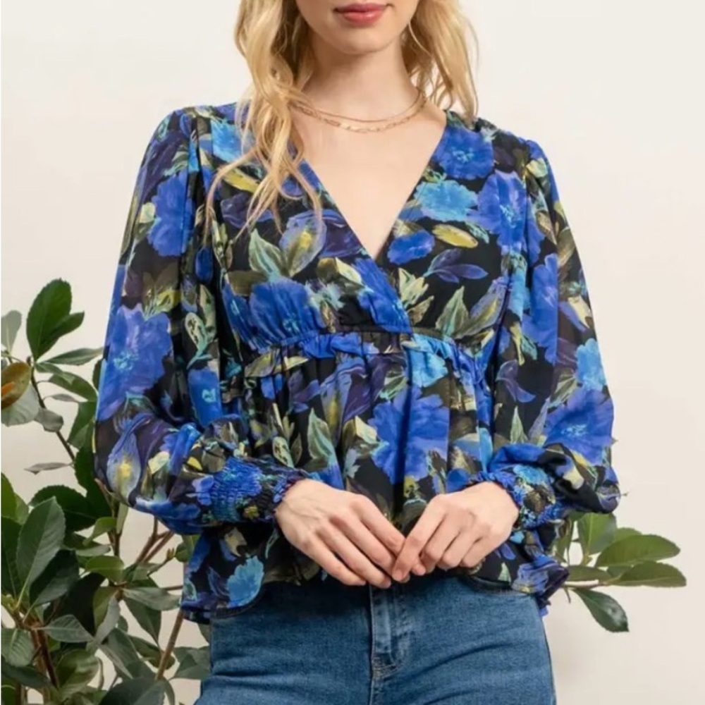 Nordstrom blu pepper Floral Blue Women's Top brand new size medium